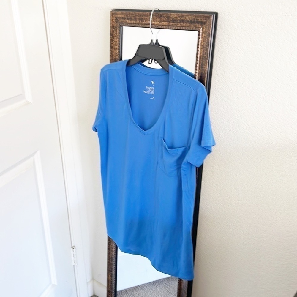 SO Favorite V-neck Pocket Tee